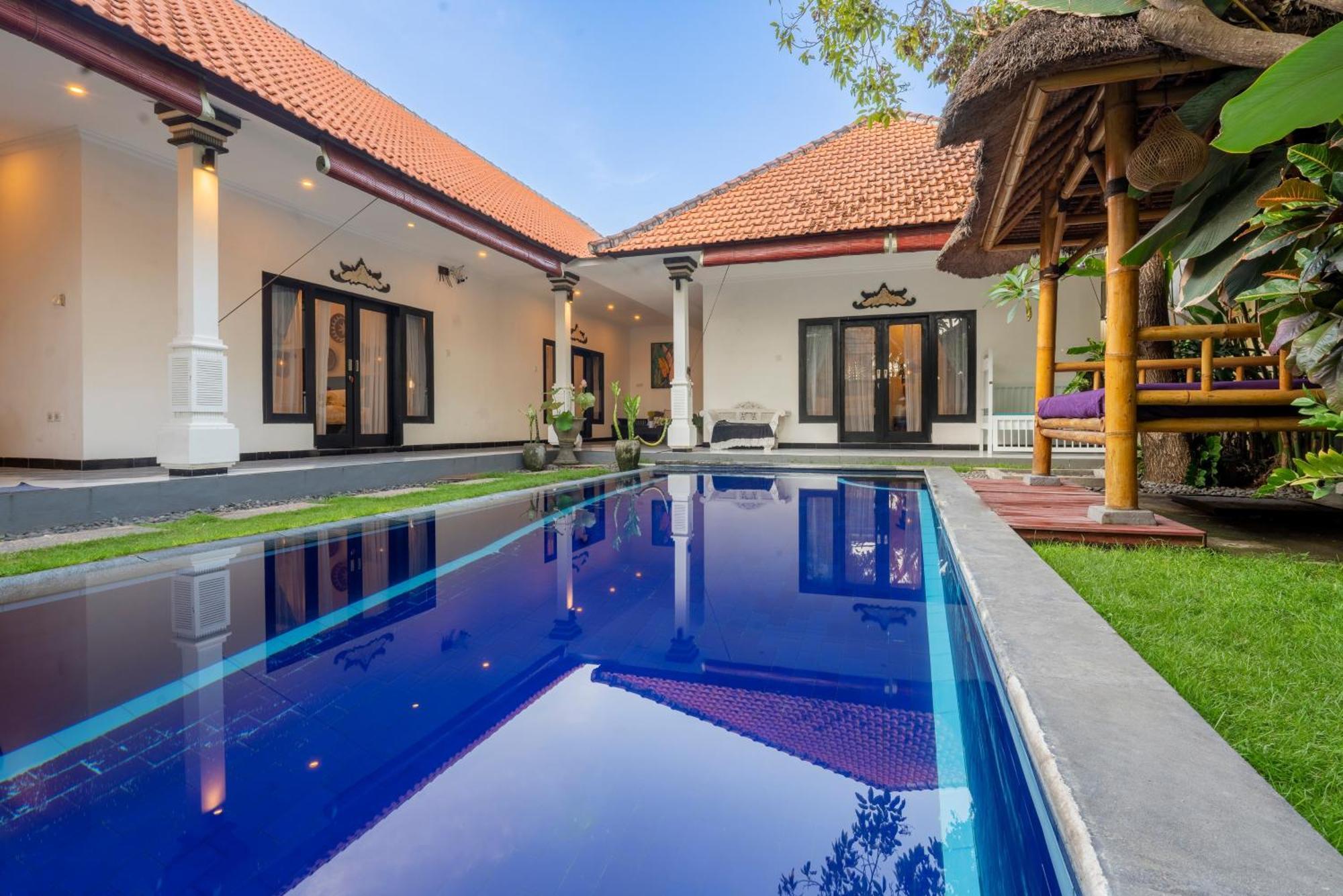 Walking To The Beach At Omahati Villa Canggu Exteriör bild