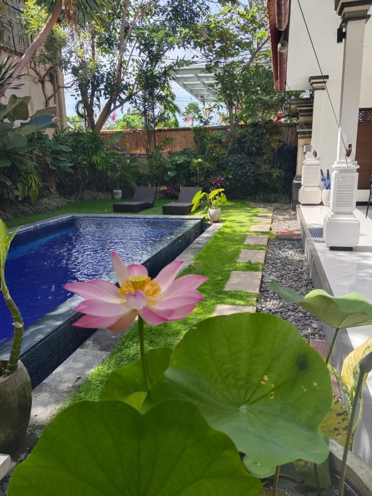Walking To The Beach At Omahati Villa Canggu Exteriör bild